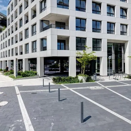 Dom & House - Portova In The Center Of Apartment